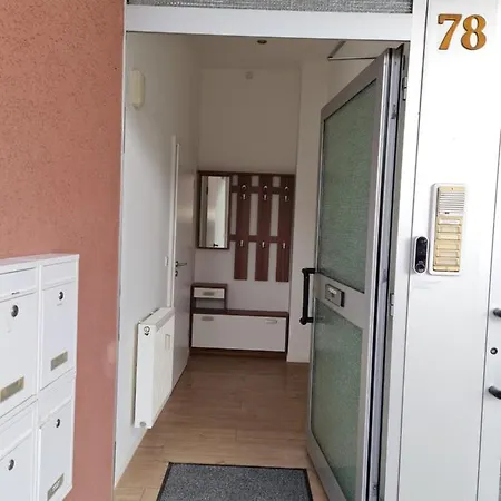 Erdgeschosswohnung In Appartement *