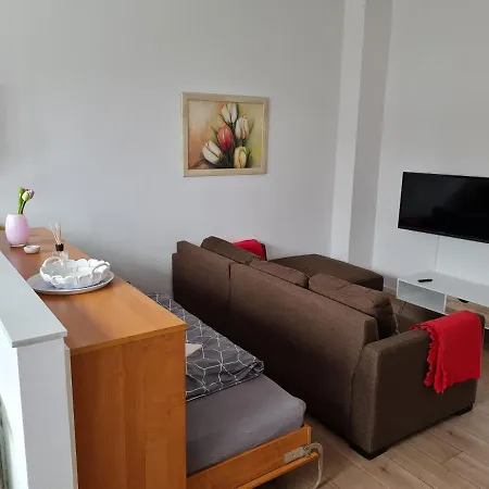 Erdgeschosswohnung In Apartment *