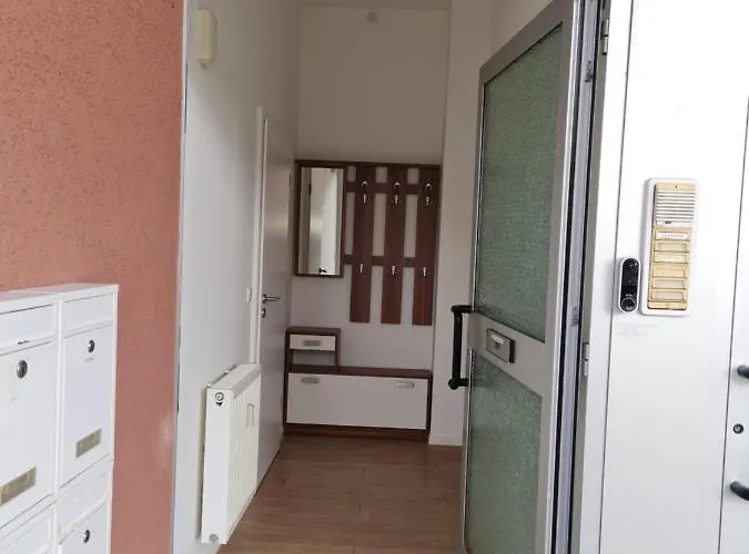 Erdgeschosswohnung In Apartamento *